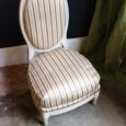 Fauteuil médaillon ancien