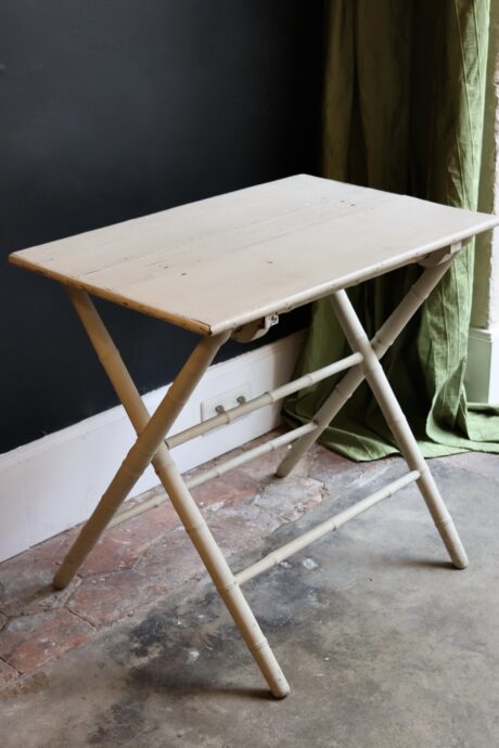 dealeuse-boutique-decoration-vintage-ancien-paris-mobilier-table-pliante-ancienne-bois