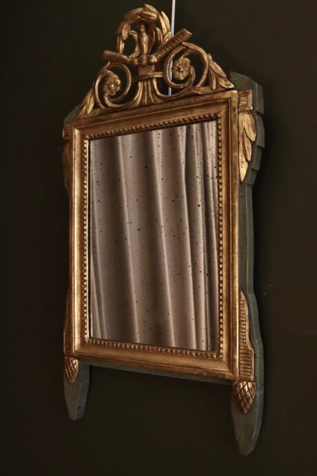 dealeuse-boutique-decoration-mobilier-vintage-paris-miroir-bois-ancien-dore-ornements