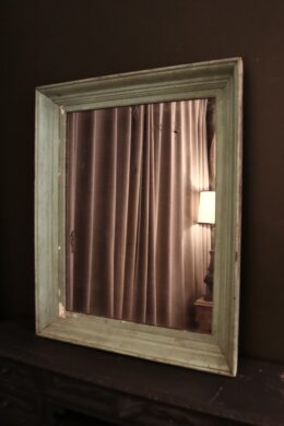 dealeuse-boutique-decoration-mobilier-vintage-paris-miroir-bois-ancien-cadre-vert-arsenic