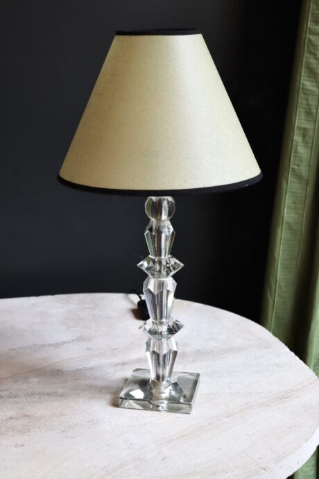 dealeuse-boutique-decoration-paris-vintage-lampe-luminaire-cristal-abat-jour-sur-mesure-facon-parchemin