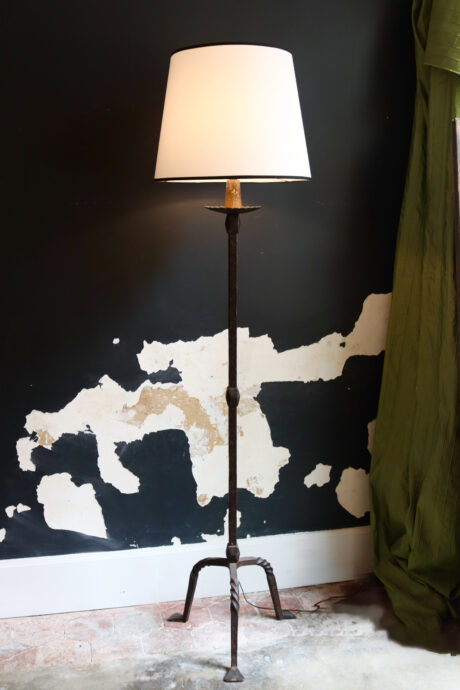 dealeuse-boutique-decoration-paris-vintage-lampe-luminaire-lampadaire-fer-forge-chateau