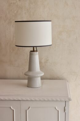 dealeuse-boutique-decoration-vintage-lampe-luminaire-marbre- ancien-isolateur-creation-abat-jour-sur-mesure