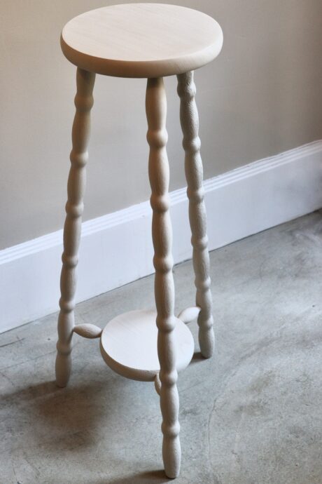 dealeuse-boutique-decoration-vintage-ancien-ancienne-paris-colonne-bois-sellette-piedestal-decorative-plante-oeuvre-table-appoint
