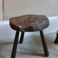 Tabourets en bois ancien