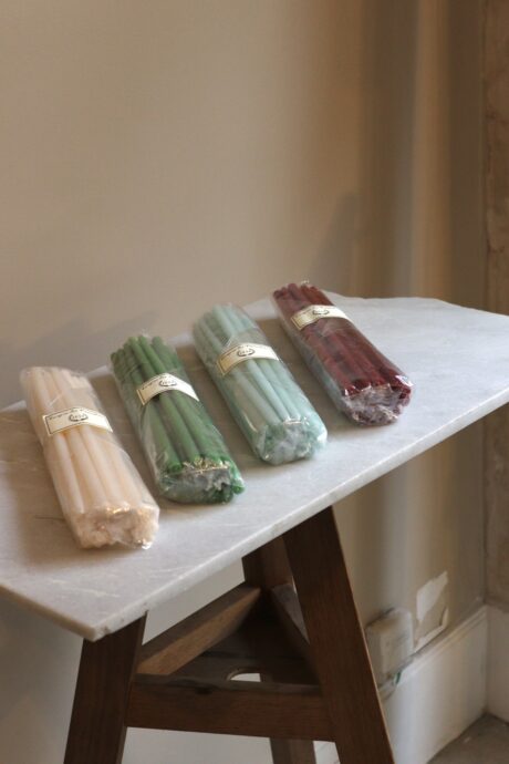 dealeuse-boutique-decoration-vintage-ancien-paris-cierges-bougies-fleuristes-ciergerie-des-premontres