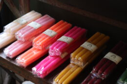 dealeuse-boutique-decoration-vintage-ancien-paris-cierges-bougies-ciergerie-des-premontres