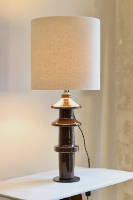 dealeuse-boutique-decoration-vintage-lampe-luminaire-ancien-isolateur-electrique-creation-abat-jour-sur-mesure