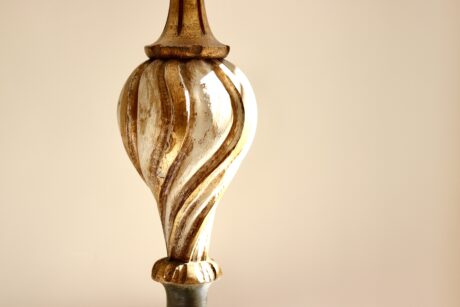 dealeuse-boutique-decoration-vintage-ancien-paris-luminaire-luminaires-lampe-pied-bois-sculpté-torsade-creation-abat-jour-sur-mesure