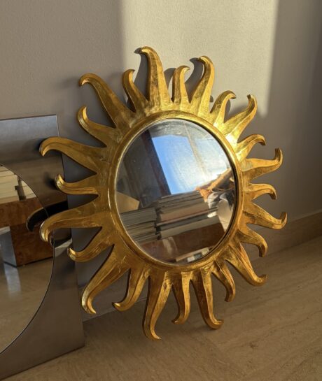 dealeuse-boutique-decoration-mobilier-vintage-paris-miroir-soleil